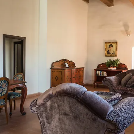 Hotel Castello Di Petroro 3*