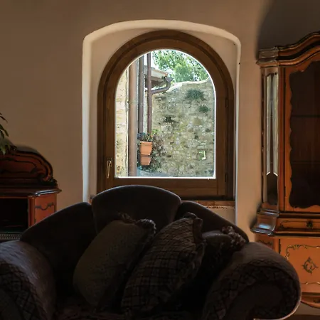 Hotel Castello Di Petroro 3*